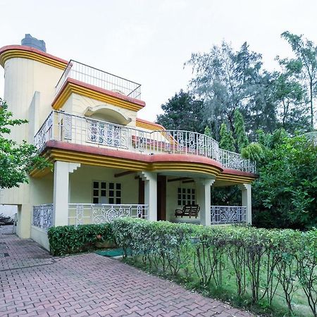 Capital O 47539Capital O Umbergaon Club Hotel Umargam Exterior photo