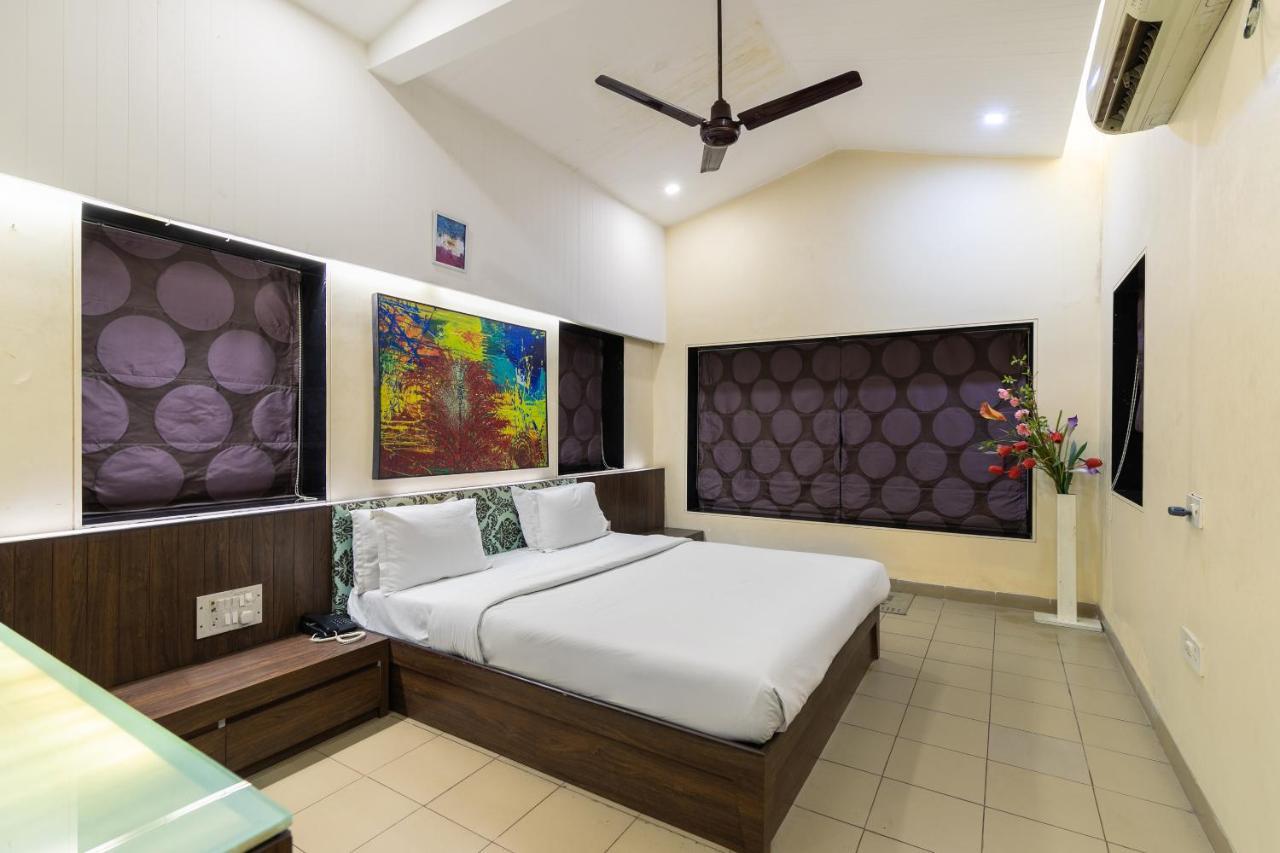 Capital O 47539Capital O Umbergaon Club Hotel Umargam Exterior photo